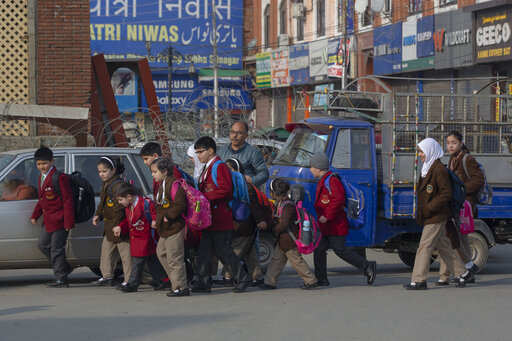 Schools Reopen In Kashmir Valley After Almost 6 Months Here S A Look At The Morning Hustle Business Insider India