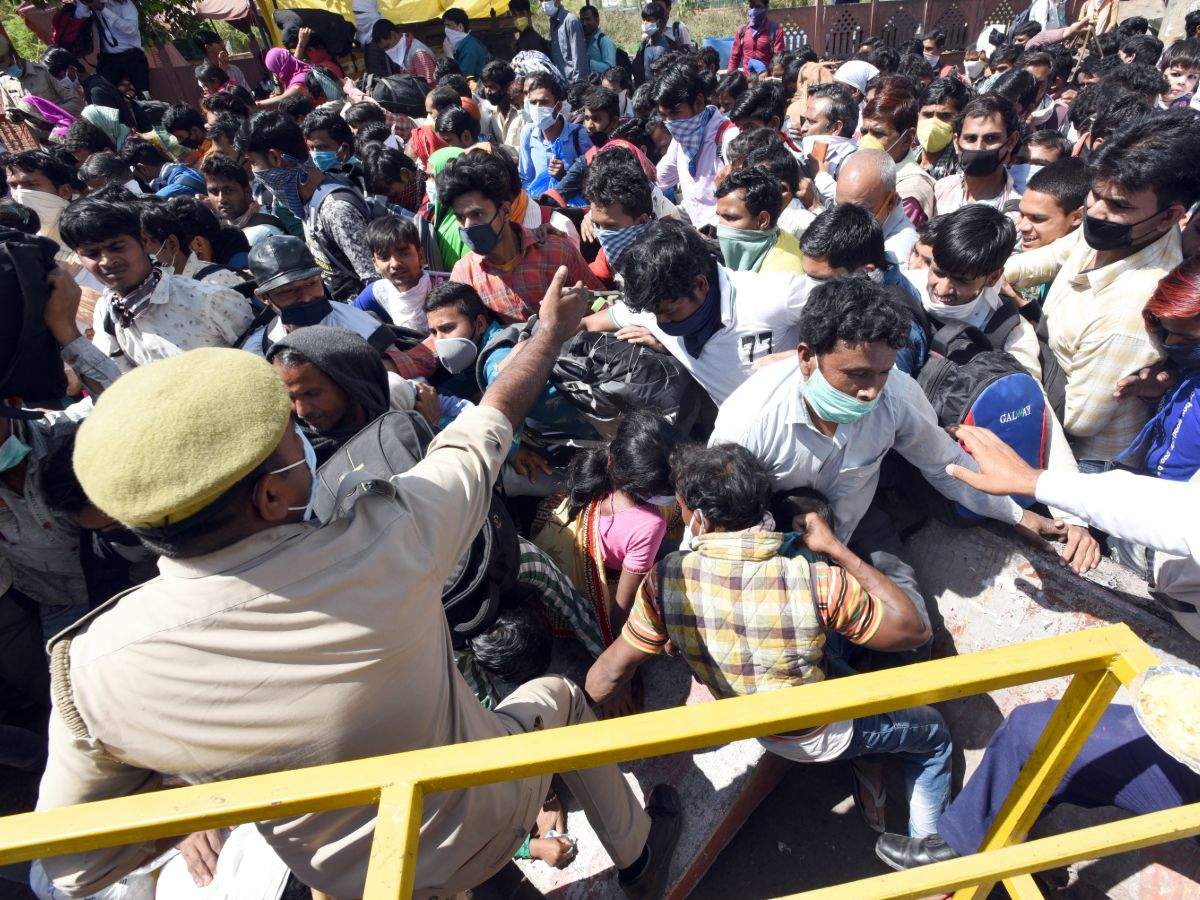 Harrowing pictures show hundreds of thousands of migrant workers ...