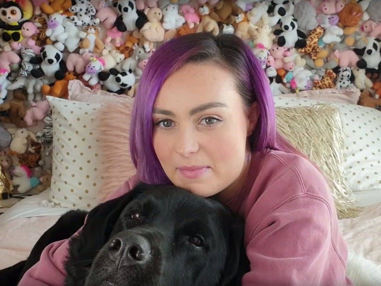 Why Molly Burke, the 'blind girl of YouTube,' doesn't want her sight ...