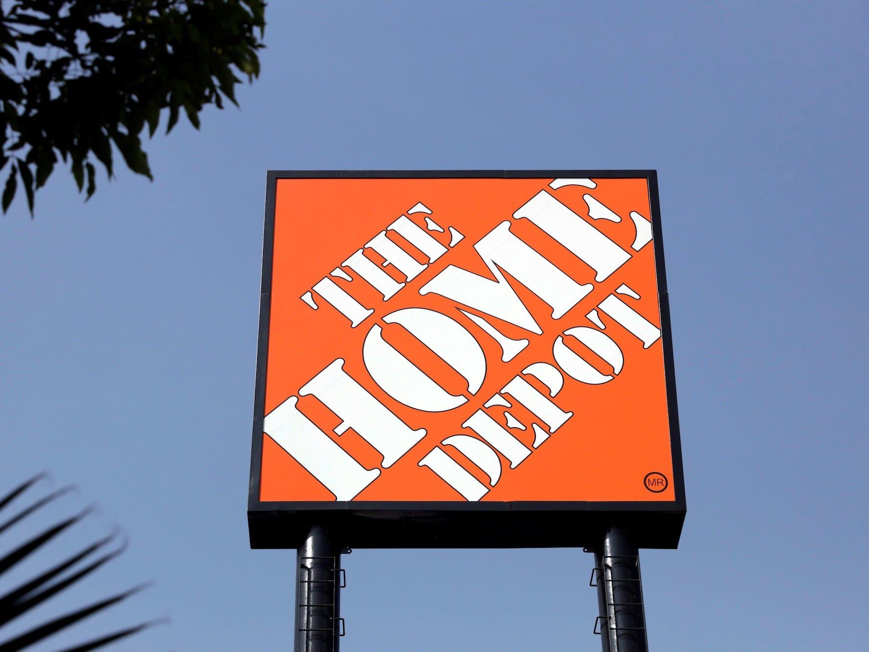 Home Depot Shoppers Fight Over Masks White Power Comment