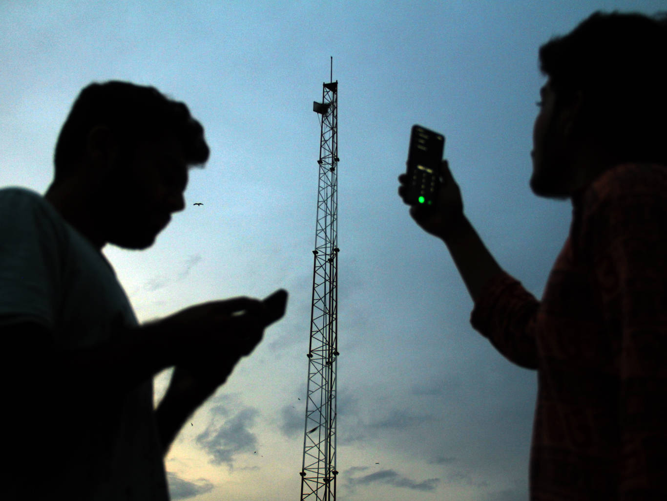India's dirt-cheap data plans are no good when smartphones still cost a fortune for the poor - Business Insider India
