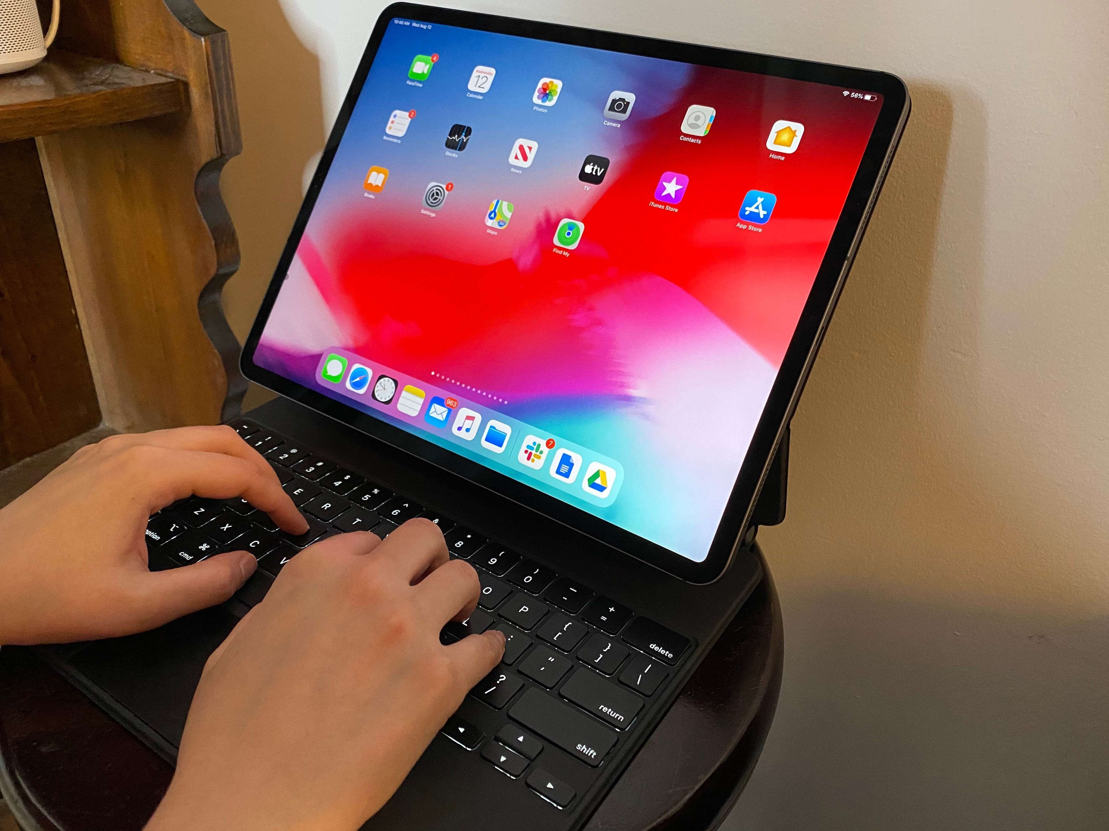 Apple Magic Keyboard Ipad Pro Review It Finally Feels Like A Laptop