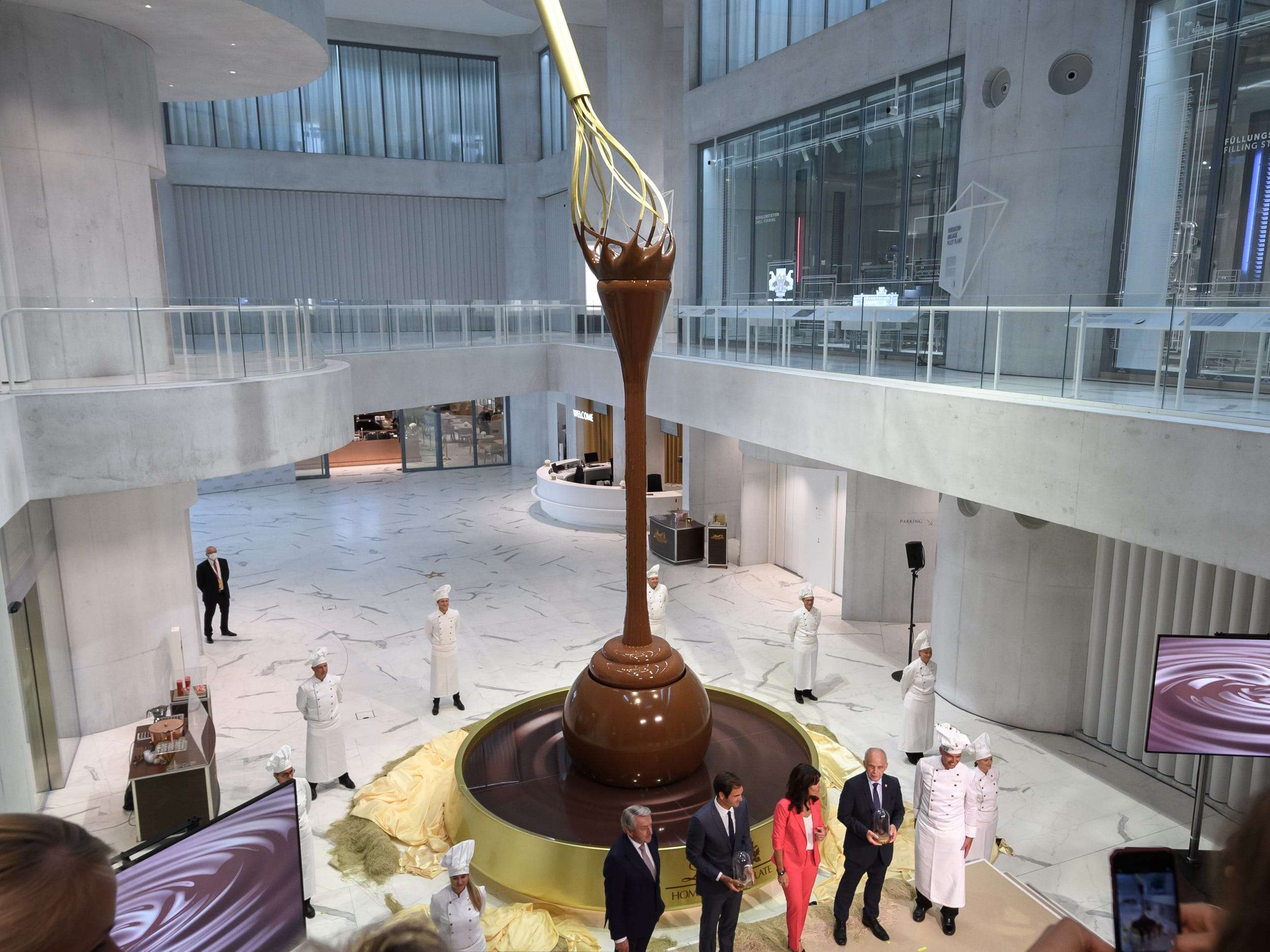The world's largest chocolate fountain pours from 30 feet ...