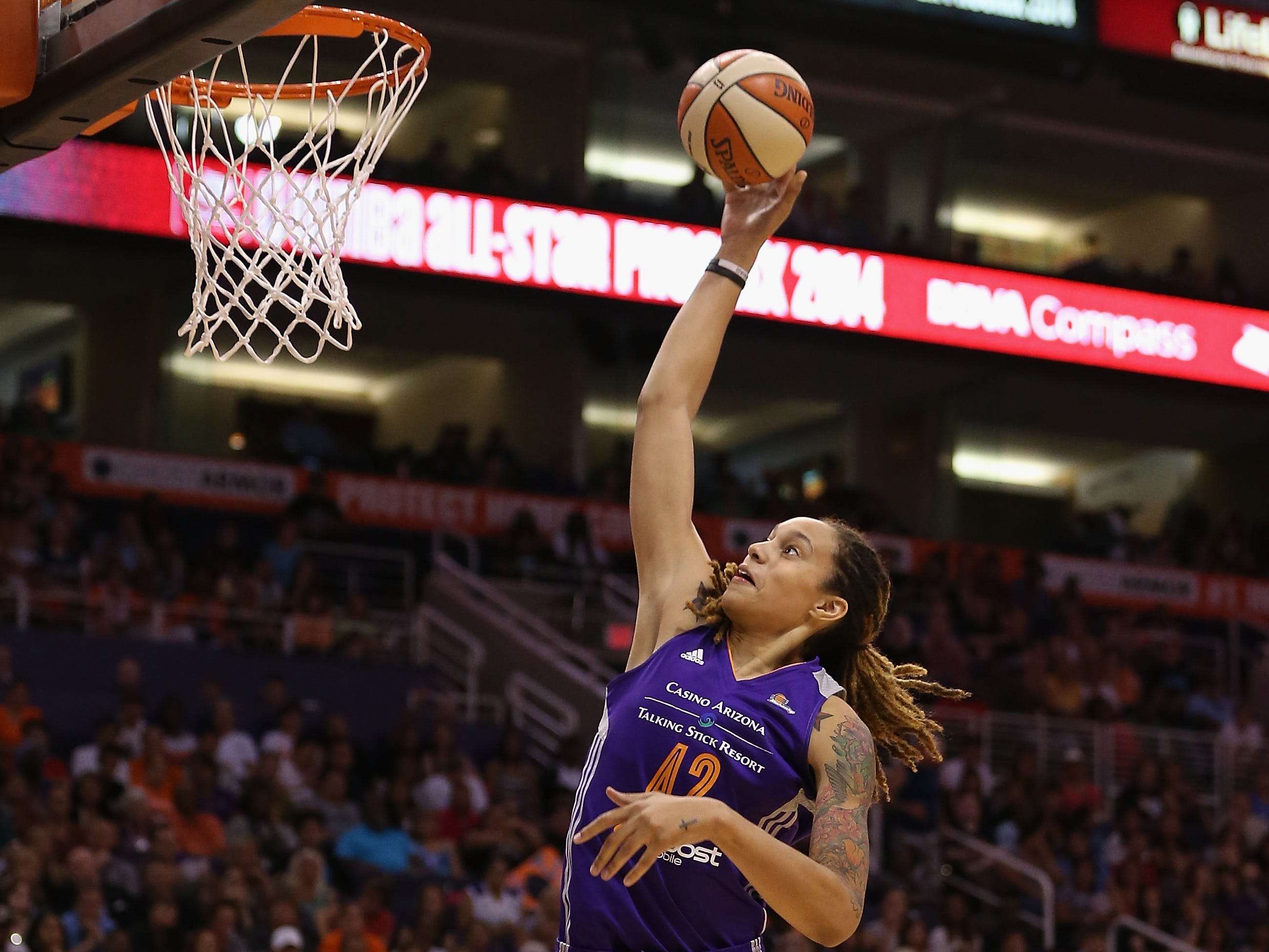 7 WNBA players have dunked in the 