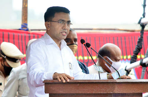 Goa CM thanks Union Minister Javadekar for sanctioning 100 e-buses for KTC  | Business Insider India