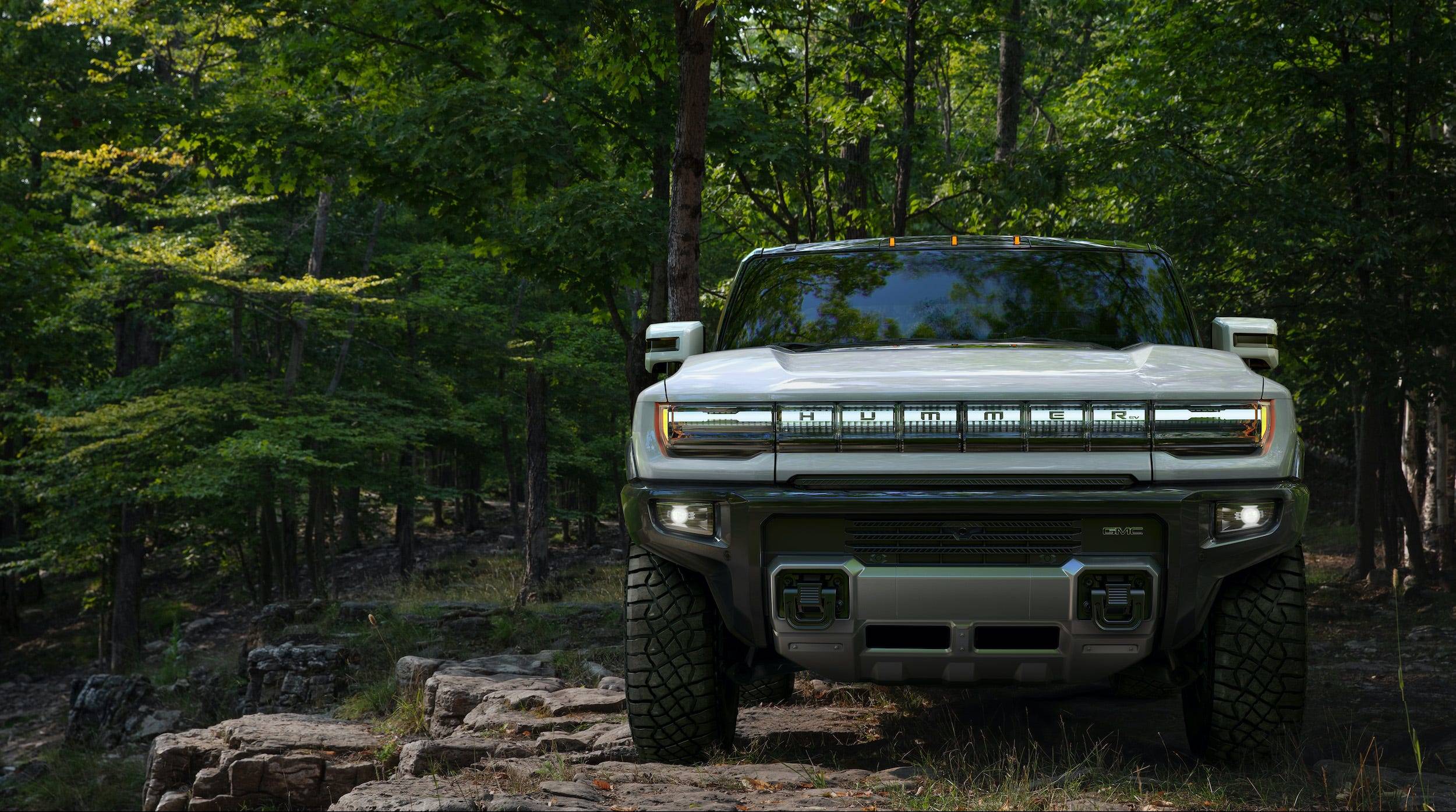 the-new-gmc-hummer-ev-is-aimed-directly-at-the-heart-of-traditional-gas-guzzling-pickup-truck-buyers.jpg?imgsize=567628