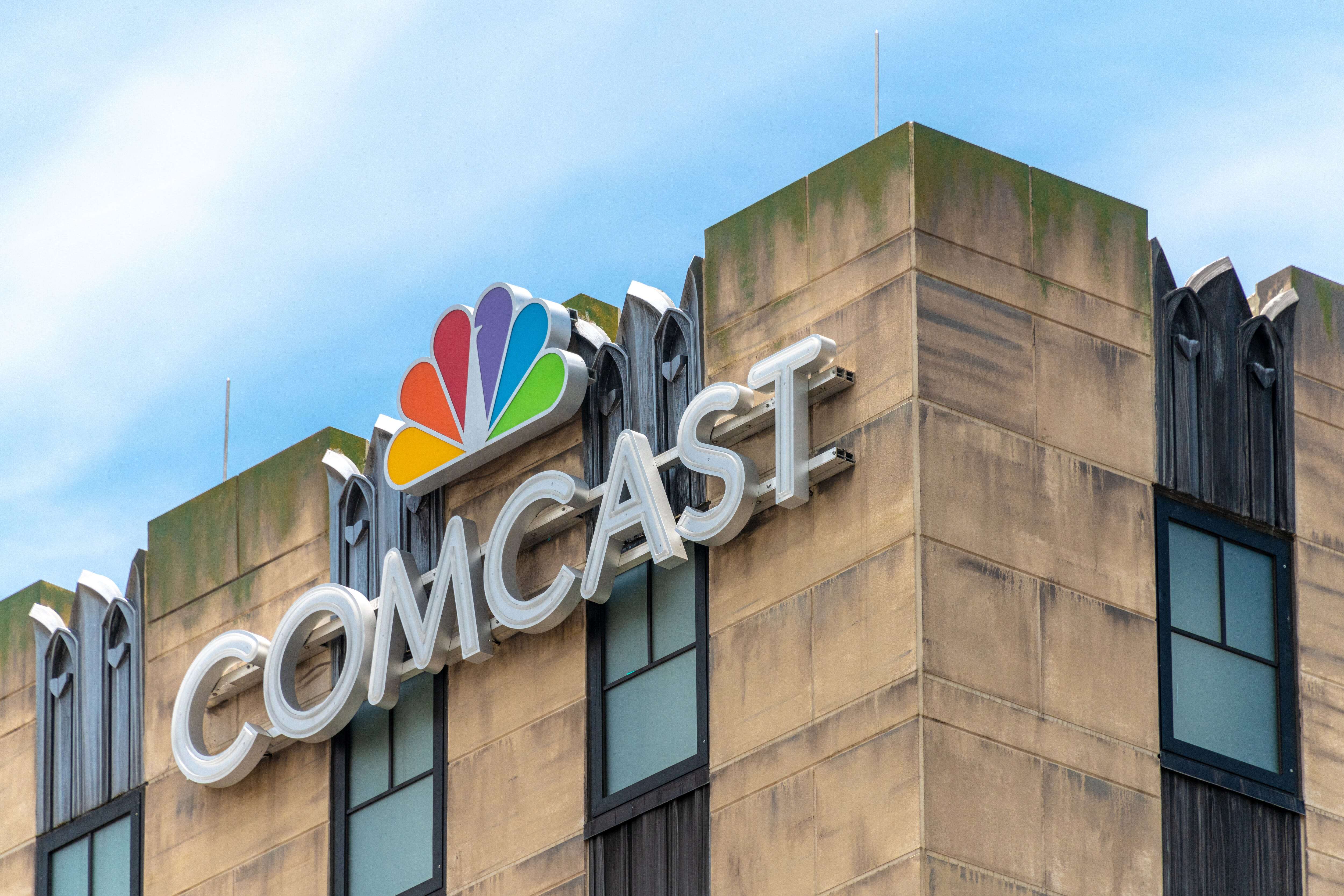 Comcast faces backlash over plan to charge customers up to ...