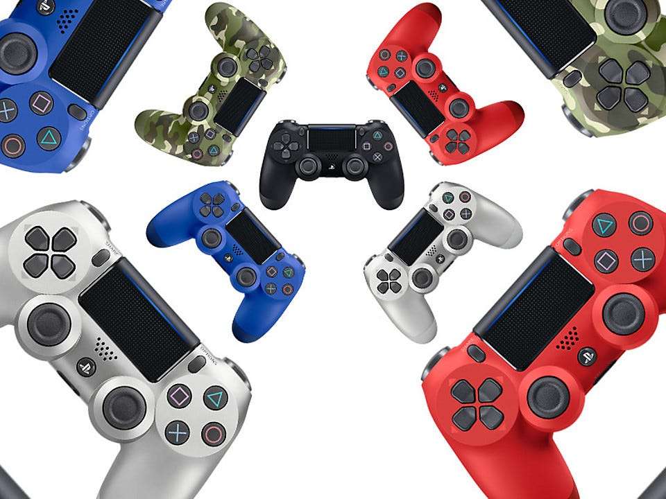 how to play multiplayer on ps4 with two controllers