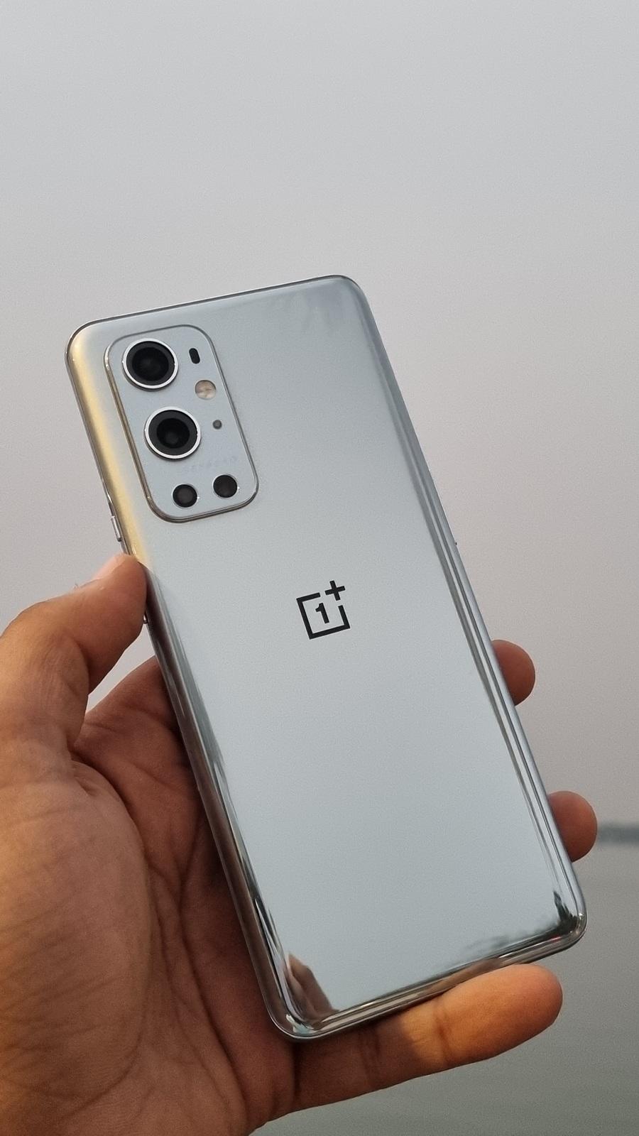 Oneplus 9 Pro And Oneplus 9 Hands On Overview Business Insider India