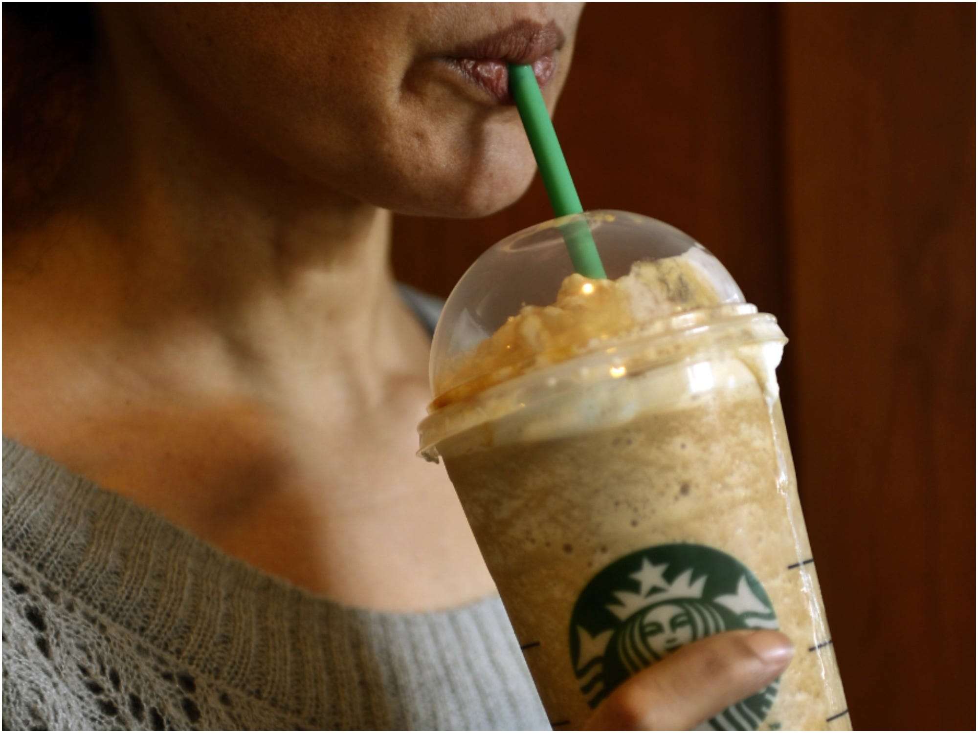 Starbuck viral tiktok air Starbucks Employee