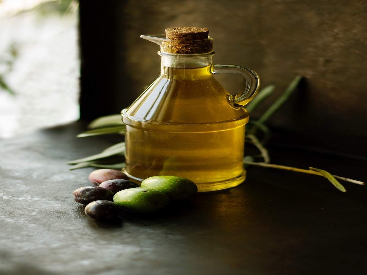 Чистка оливковым маслом