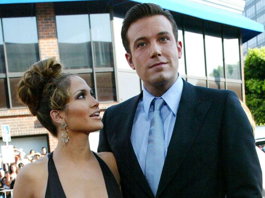 Jennifer Lopez posts a picture of her and Ben Affleck kissing in the ...