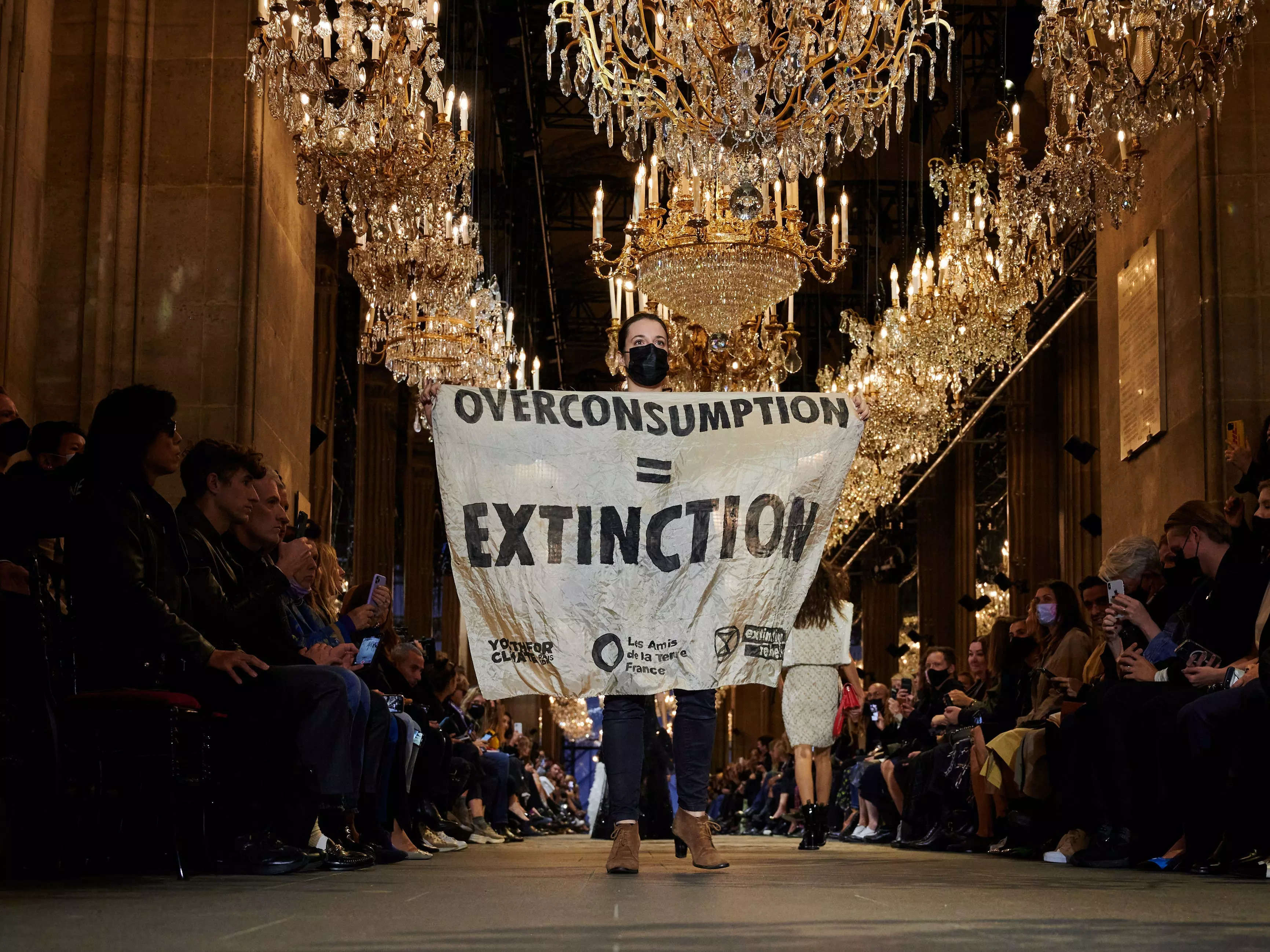 Paris Fashion Week: Louis Vuitton installation wows tourists on