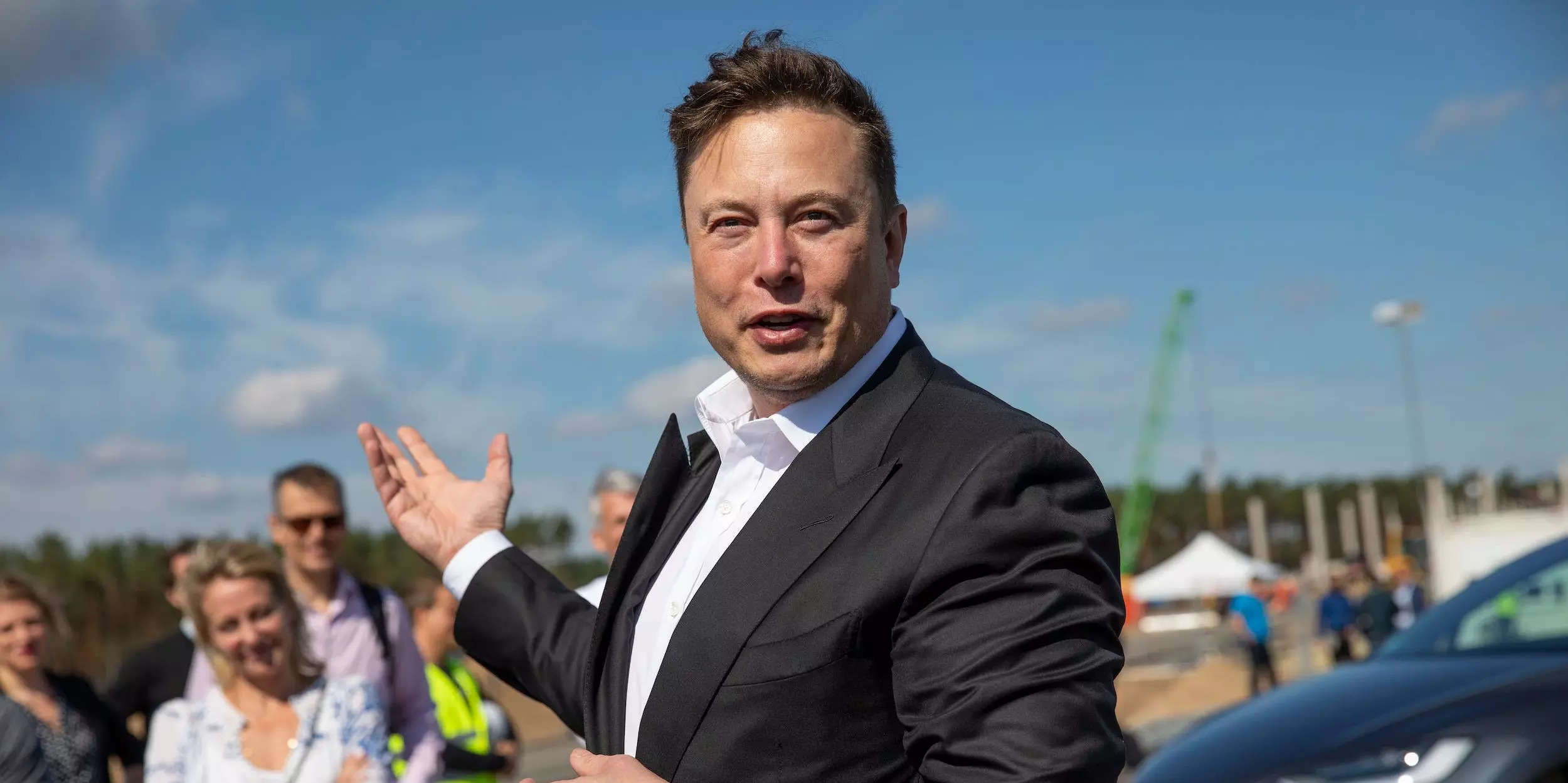 Elon Musk sells $5 billion in Tesla shares after Twitter poll