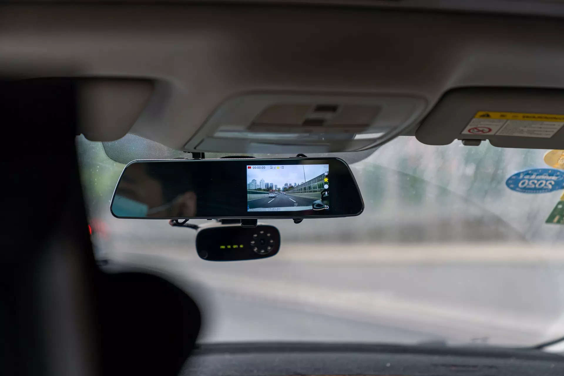 Best dashboard cameras with Wi-Fi support for cars