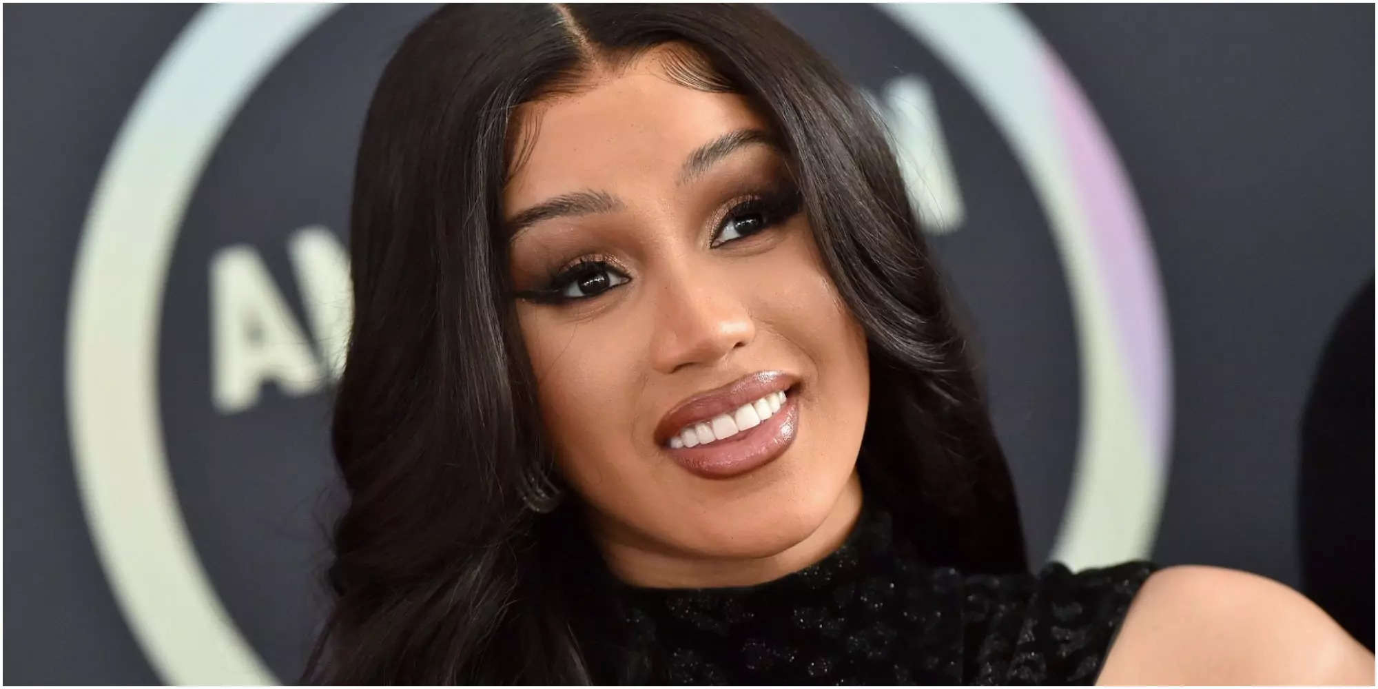 cardi b says she will cover the funeral costs for the 17 victims of the bronx fire i knew i needed to do something to help