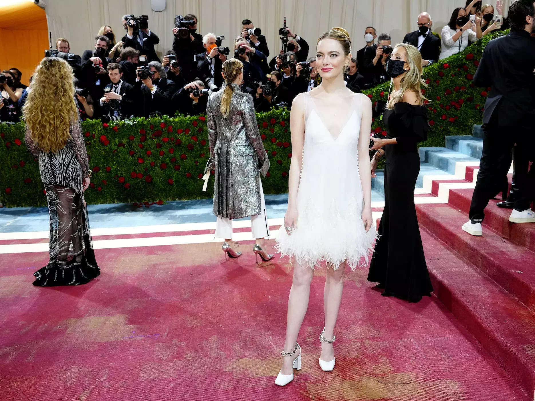 Emma Stone Delivers Flapper Inspo at Met Gala 2022 in Louis