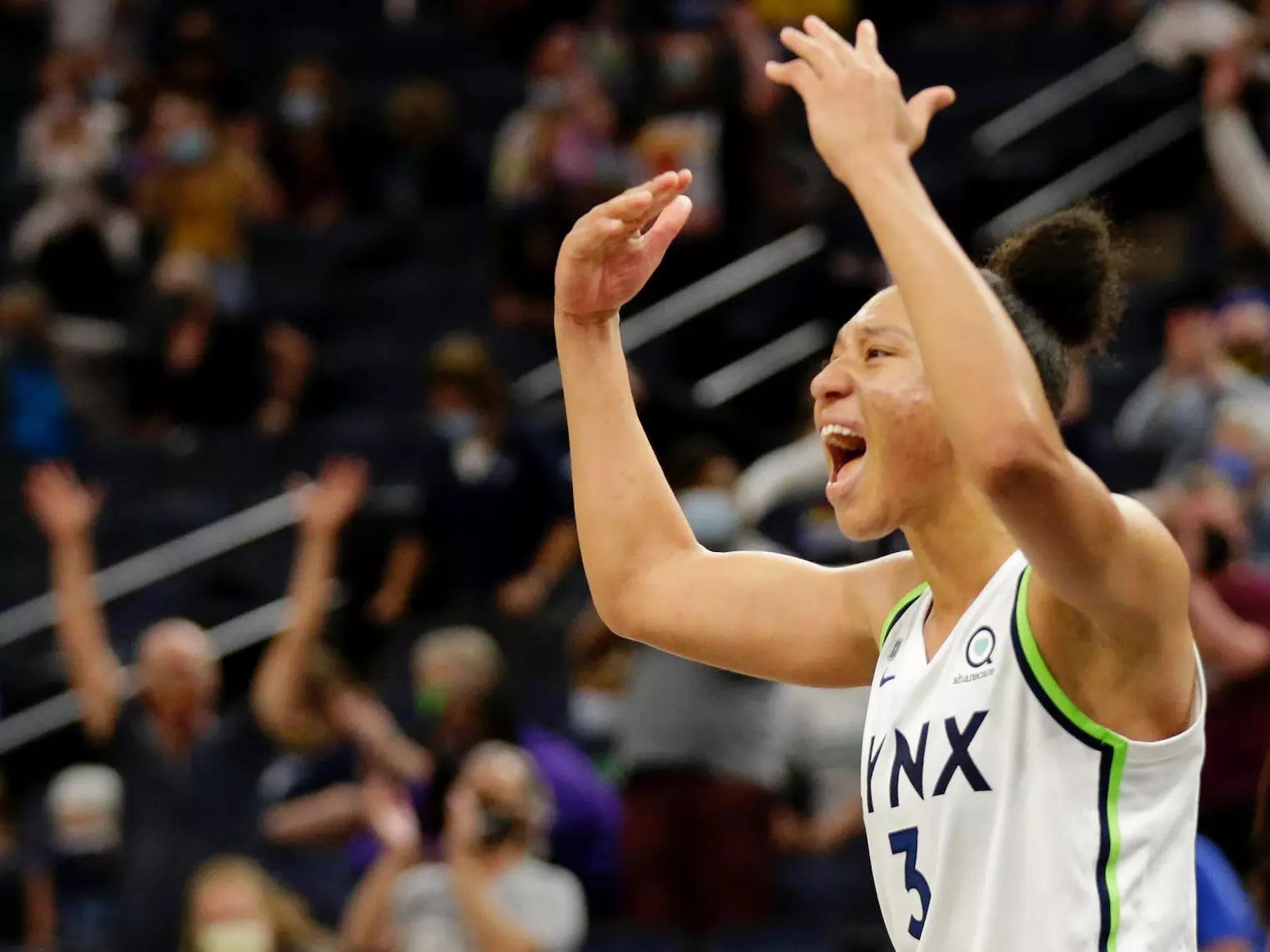 A WNBA star went viral for schooling men who 'don't respect women's basketball' in off-season pickup games