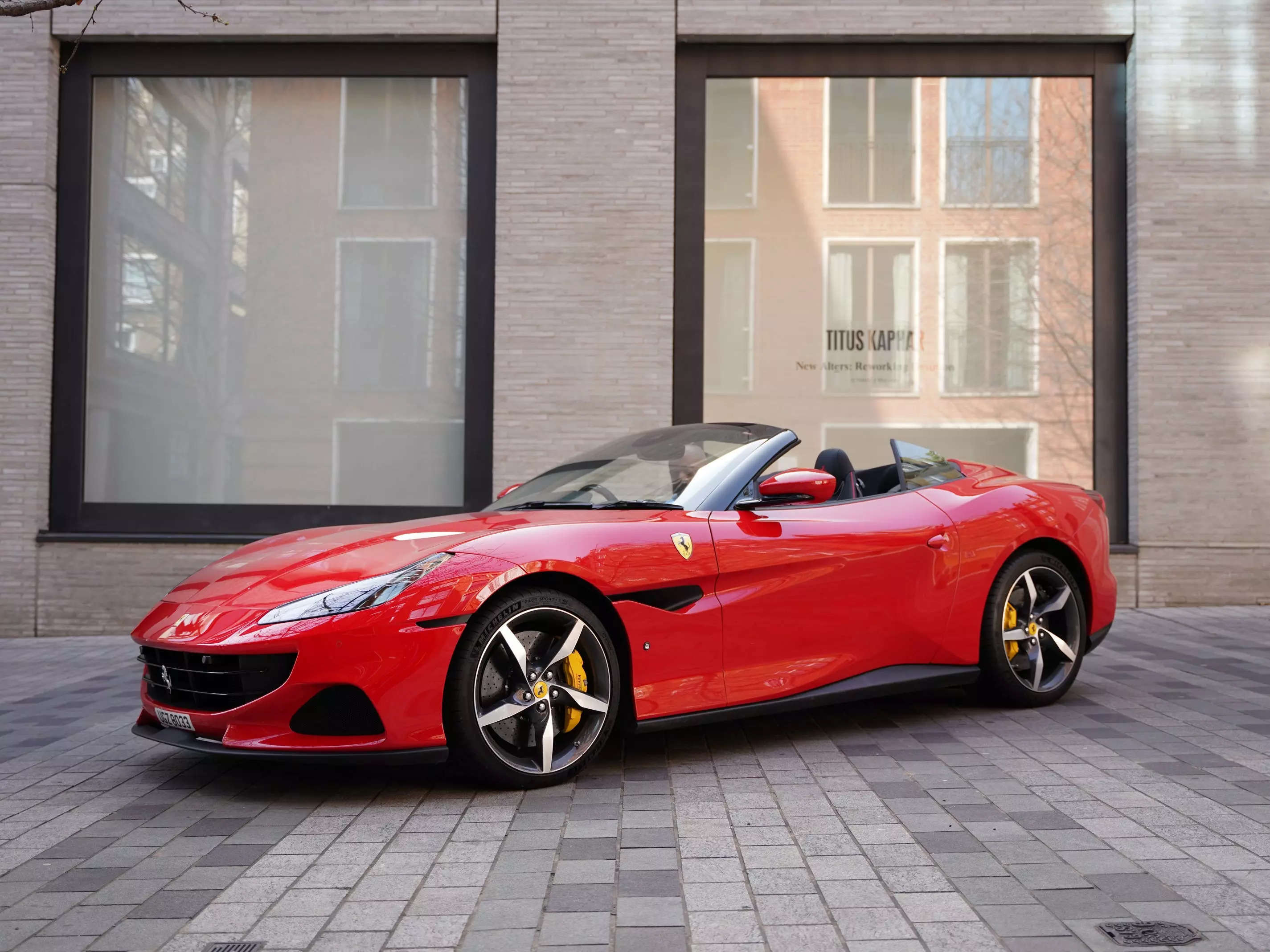 I drove a Ferrari that costs $1,500 a day hire from a luxury car rental service. I felt like a celebrity. | BusinessInsider India