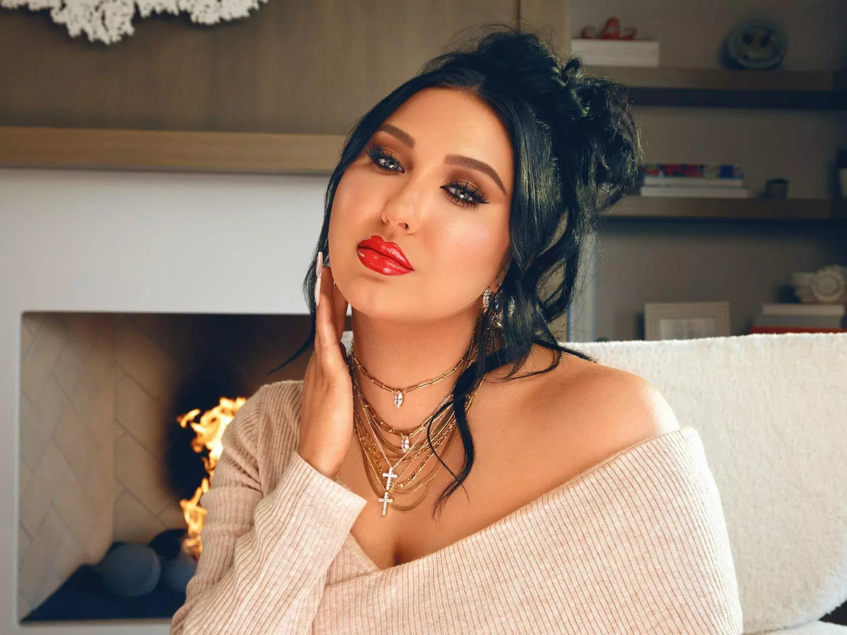 Jaclyn Hill defends Meredith Duxbury’s controversial make-up routine: ‘I like that she smothers her face in basis’