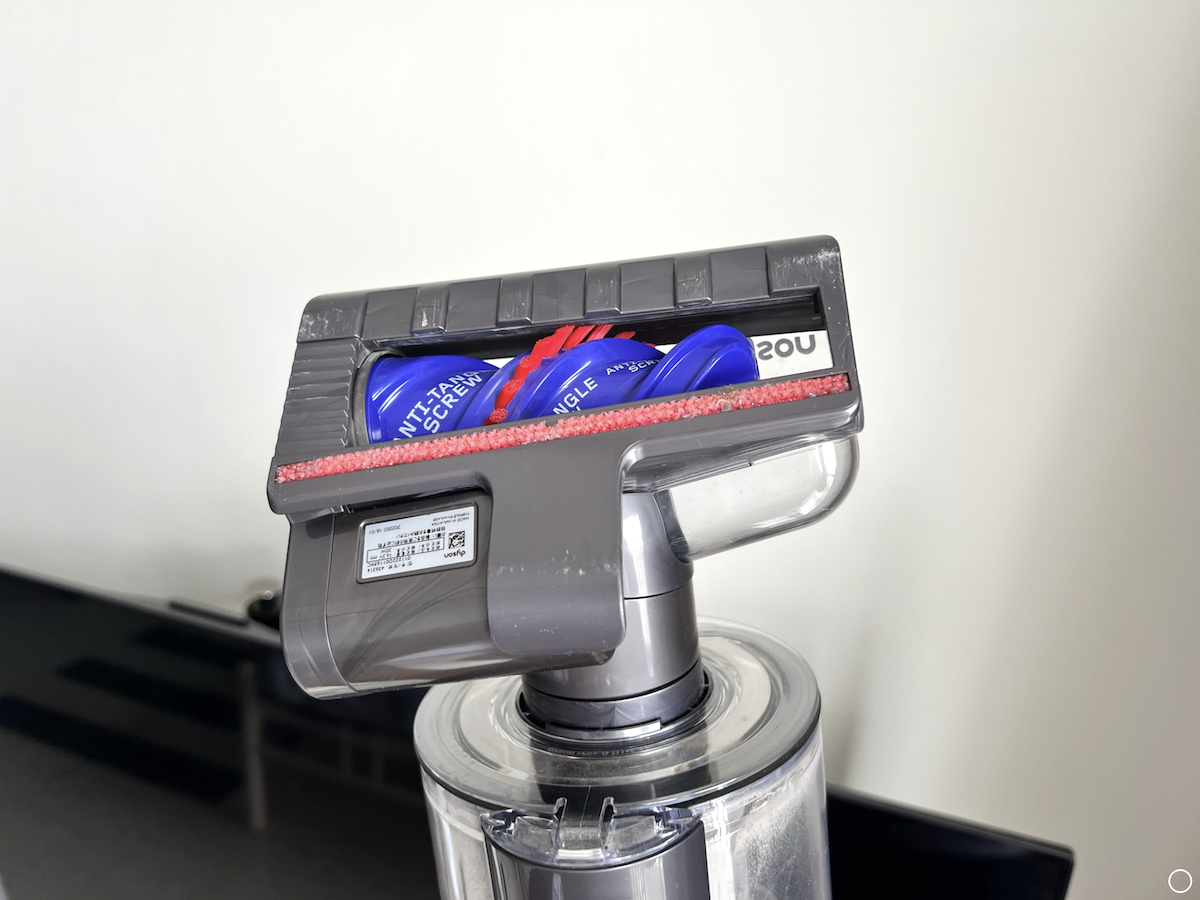 Dyson V15 Detect Absolute (HEPA) review: Less dust, more light 