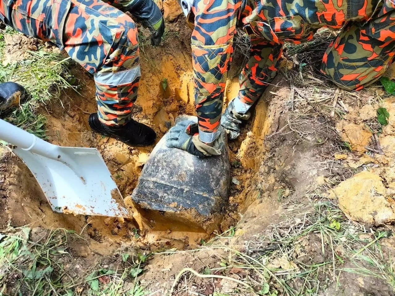 Puing-puing misterius di Malaysia, Indonesia dan Filipina kemungkinan merupakan bagian dari roket China yang jatuh, kata para ahli puing-puing luar angkasa