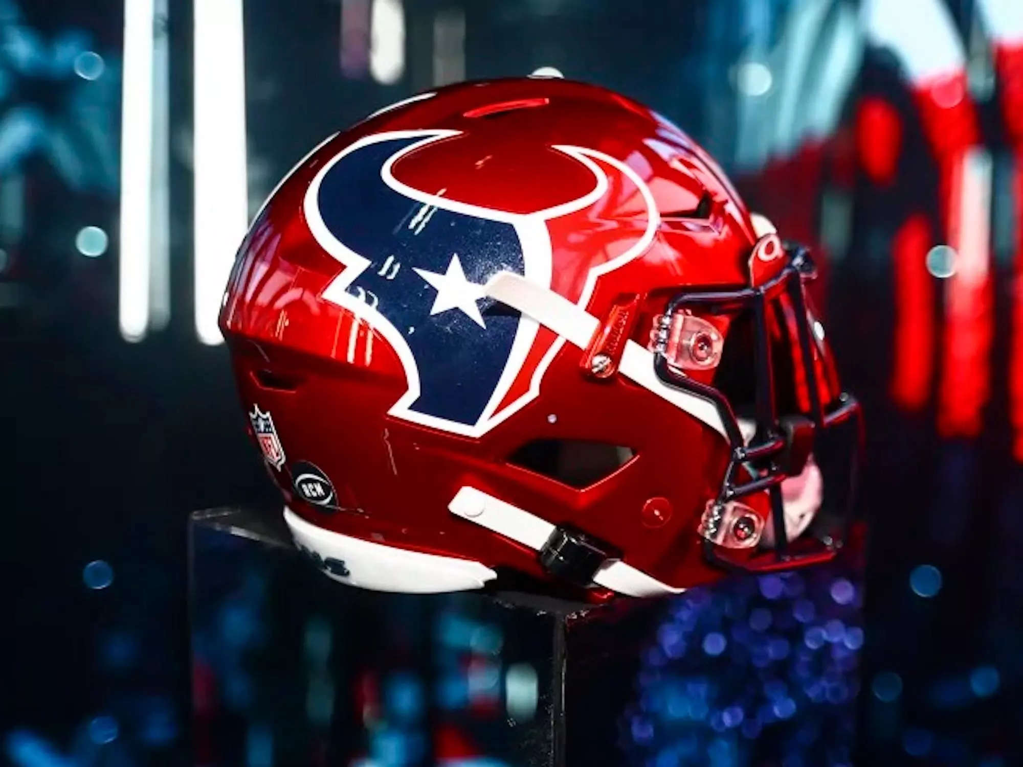NFL Teams Debuting Alternate Helmets, Jerseys for the 2022 Season