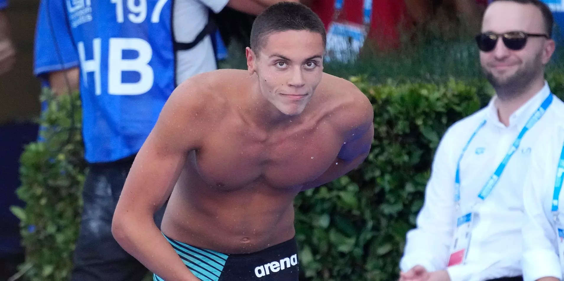 Adolescent înotător român poreclit „Chlorine Daddy” a devenit cel mai tânăr deținător al recordului mondial de la Michael Phelps