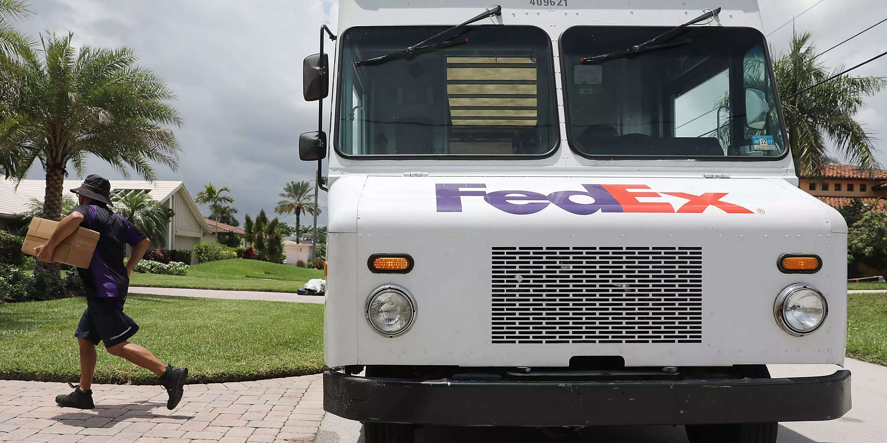 US stocks fall as FedEx warning highlights recession fears ahead of more Fed rate hikes