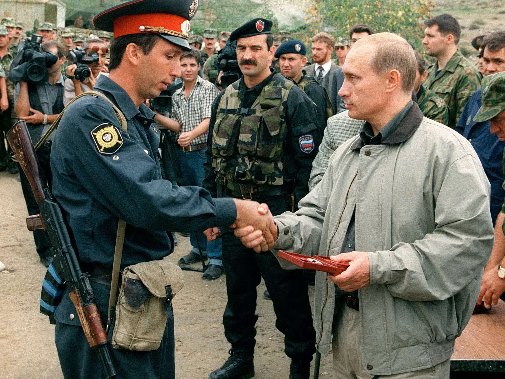 Чеченский офицер. Ботлих август 1999.