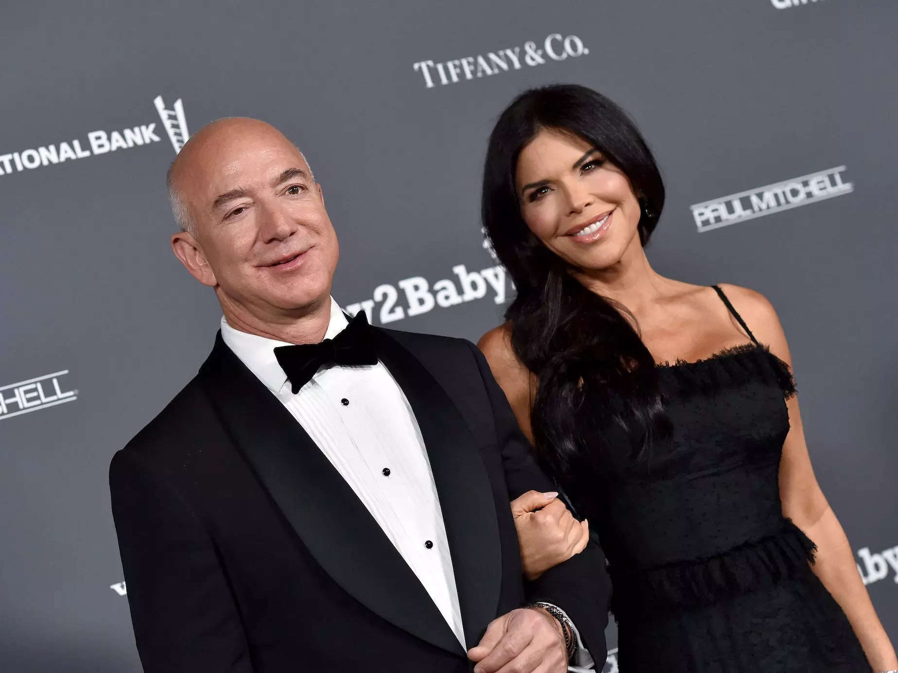 Jeff Bezos’ girlfriend stated he gave her a ‘grasp class’ in administration and operating conferences: ‘You are the boss. You discuss final.’