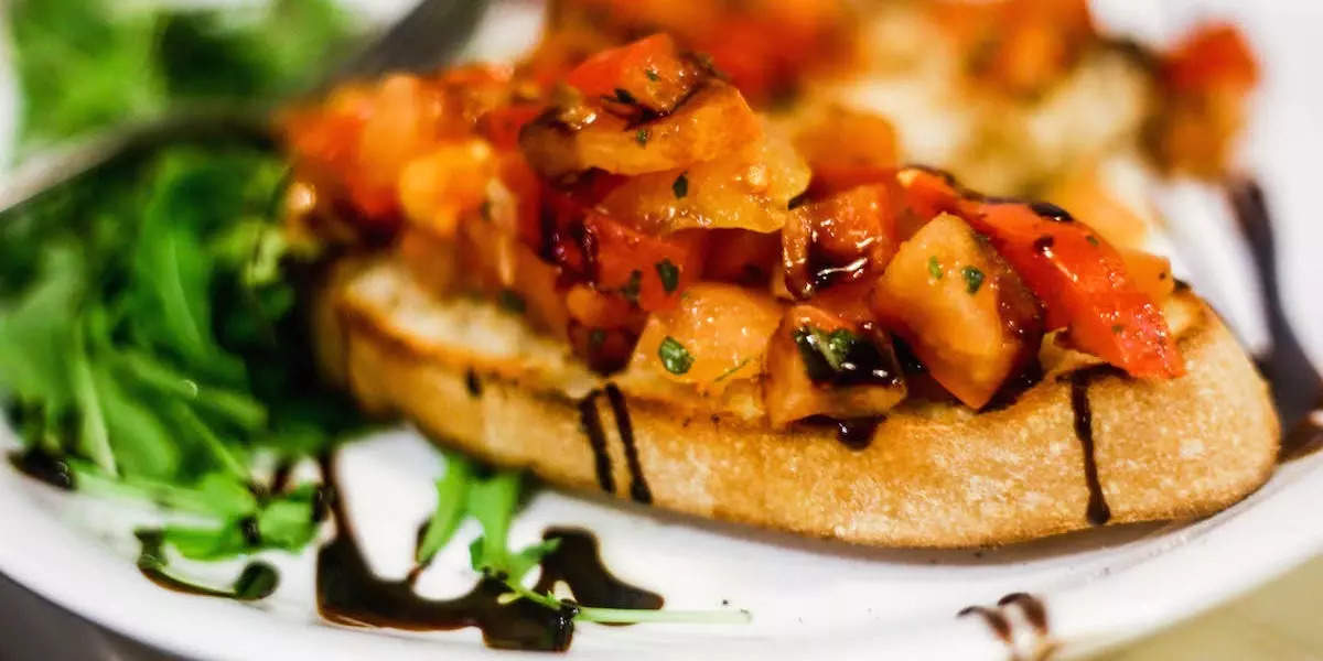 Mispronouncing the word 'Bruschetta' could soon cost thousands of euros in Italy, where politicians want to pass a law to penalize 'Anglomania' | Business Insider India