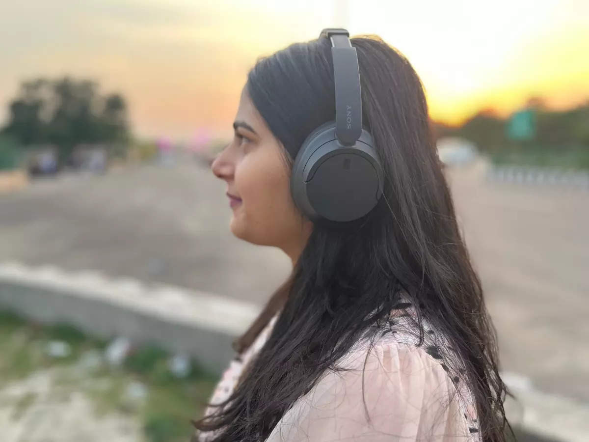 https://www.businessinsider.in/photo/99911412/sony-wh-ch720n-headphones-review-featherweight-comfort-and-impressive-sound.jpg?imgsize=38760