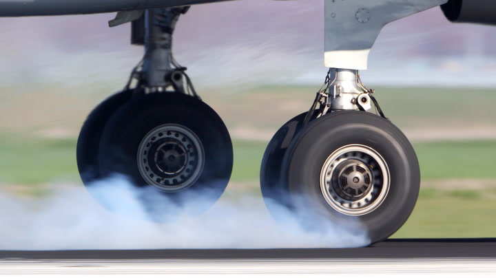 Why Plane Tires Don T Explode During Landing Business Insider India