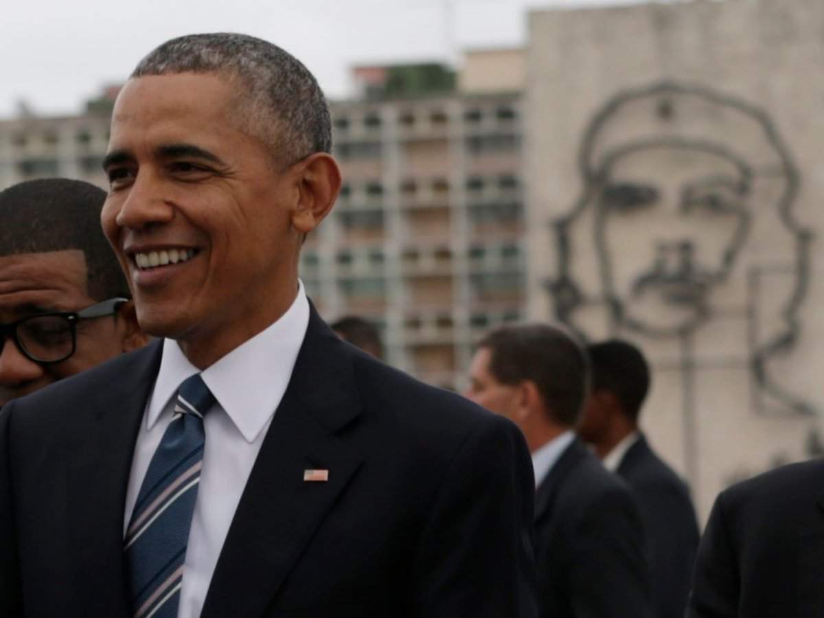 President Obama was photographed in front of a giant Che Guevara