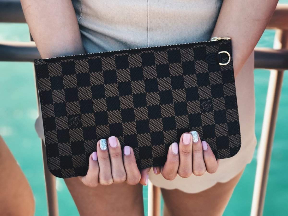 Fake Bag Allegedly Sold by Louis Vuitton Sales Associate in Real