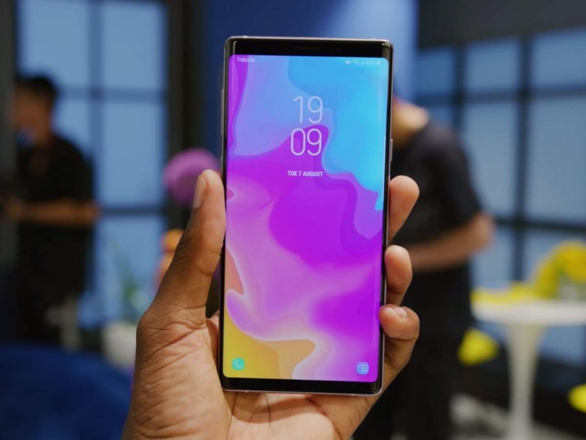 It looks like Samsung&#39;s next phone leaked - and the Galaxy S10 design will  beat the iPhone in one crucial way | Business Insider India