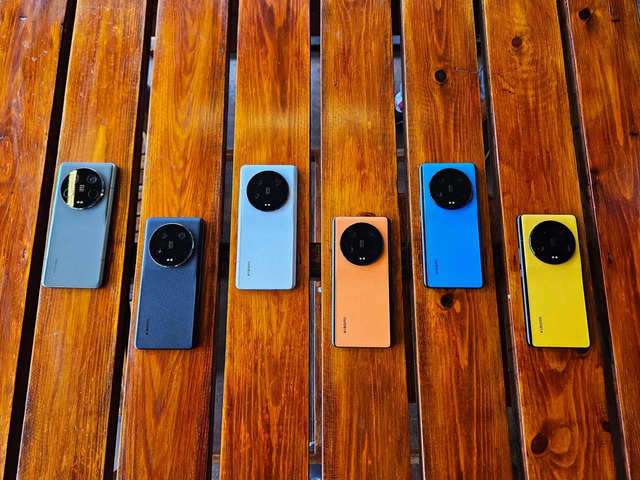 
Xiaomi 13 Ultra first impressions: Razor sharp camera in a faux leather-back design
