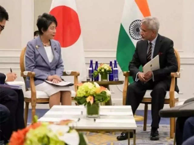 
India, Japan agree to strengthen economic cooperation including achieving progress on high-speed railway project
