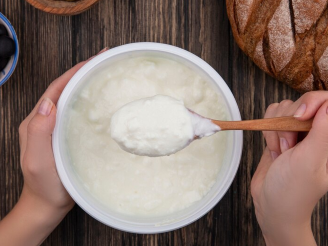 
Yogurt vs. greek yogurt: exploring the key differences in dairy products
