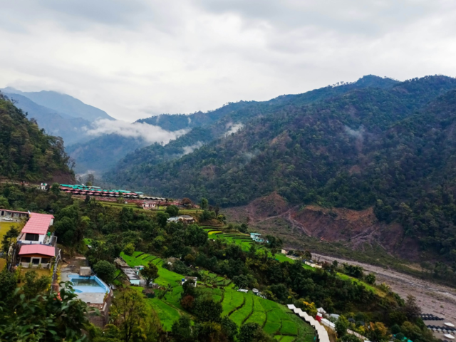 
Top 5 places to visit near Rishikesh
