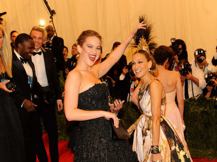 In 2013, Jennifer Lawrence photobombed Sarah Jessica Parker, catching her off-guard.