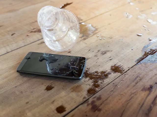 
5 things to avoid doing if your phone gets wet
