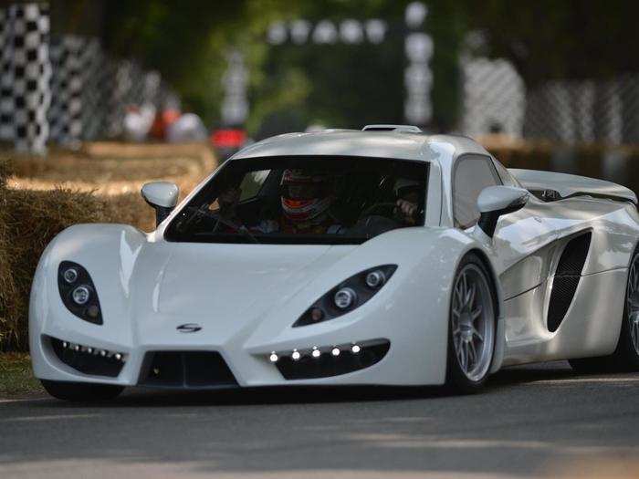 Taylor swift races a car in Goodwood festival of