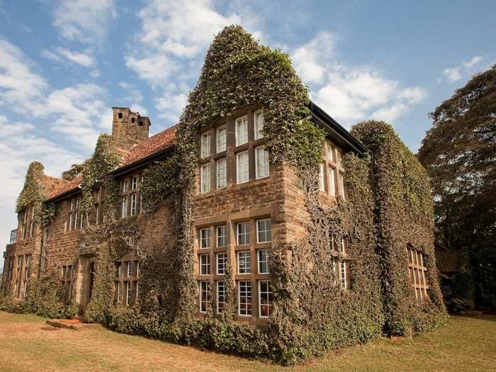 This is Giraffe Manor. It is located between Nairobi and the Ngong Hills Nature Reserve.
