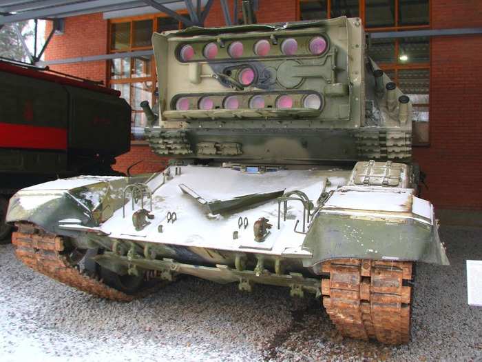 The most iconic Soviet attempt at a tank-mounted laser is the 1K17 "Compression" — one is now on display at Russia's Army Technology Museum.