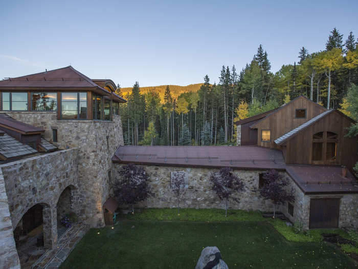 Oprah's new home sits on 3.25 acres in Mountain Village, near Telluride. Residents can take a one-minute ride to the ski slopes on a funicular, which reportedly cost about $240,000.