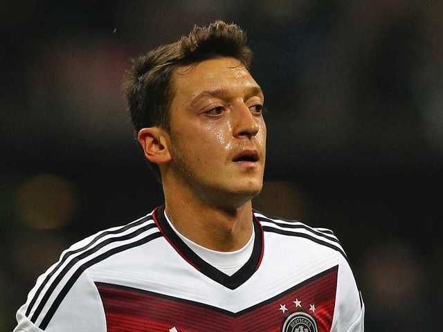 No. 18 Mesut Özil