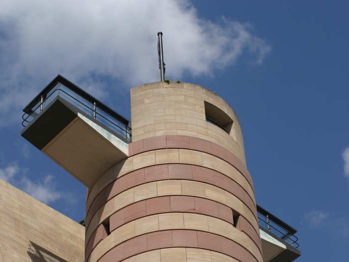 21. One of the quirkiest buildings in the city, 1 Poultry features a boat-shaped facade and clock face. The postmodern structure was conceived by the architect James Stirling.