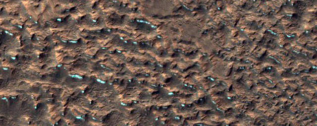 Terreno perto do equador marciano.